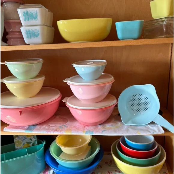 Pyrex set of 3 Butterprint Amish Turquoise Fridgies with lids - Picture 2 of 12